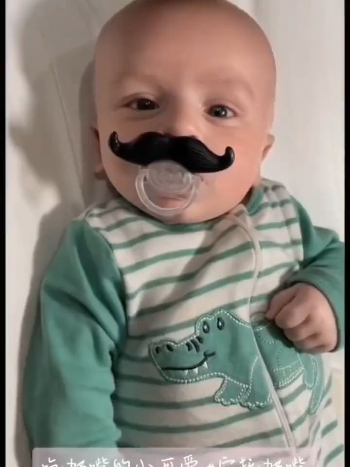 🍼✨ Introducing the Null Curly Beard Baby Pacifier! ✨🍼 Say hello to peaceful nights and happy days with our high-quality, BPA-free liquid silicone pacifier, perfect for ages 0-3 years! 🌙💤 🌟 Soft & Bite-Resistant: Made with BPA-free liquid silicone for safety and comfort. 🌟 Convenient Design: Includes a pull tab and lid for easy use and hygiene. 🌟 Temperature Resistant: Withstands temperatures up to 180°. 🌟 Perfect Size: 4.5cm (without pattern), length of 2.8cm, and width of 1.8cm. 🌟 Sleep & Breath Easy: Helps babies sleep peacefully and breathe through their nose. 🌟 Development-Friendly: 30° angle design mimics a thumb shape, aiding in oral motor skill development and preventing buck teeth. Don't miss out on this must-have product for your little one! Note: Please allow for a 2-3 cm error and slight color variations due to manual measurement and monitor differences. 🛒 Shop now and give your baby the comfort they deserve! Link in bio. 💖👶