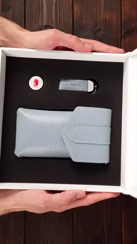 I took off her purse while car was going to make new handcrafted leather purse. No one was hart in this video, contrary, the woman at the end was happy. #purse #asmr #leathercraft 