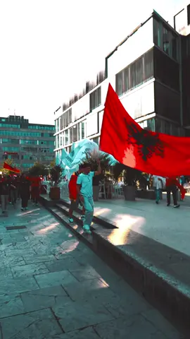 🇦🇱❤️🇭🇷 Wenn Albaner und Kroaten zusammen feiern, gibt's nur Liebe und gute Vibes! ✨🎉 Schaut euch an, wie wir Grenzen überschreiten und Freundschaften feiern!#viralvideo #viraltiktok #balkan #fussball #fussballvideos #stuttgart #stuttgartcity #stuttgart🇩🇪 #shiqpe #unity #albania #croatia #albania #kroatien #viral #fyp  #foryoupage #em24 