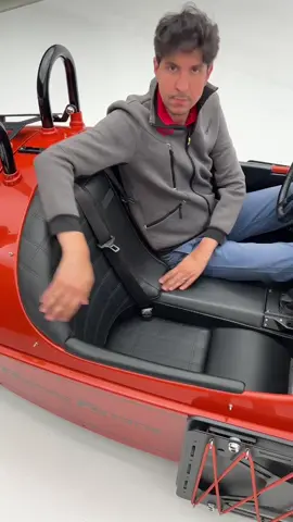 Discover with me the new Morgan Super 3 📝 #MorganSuper3  #ferrerof #carinfluencer #autoappassionati #cars #caroftiktok #caroftheday #foryou #viral 