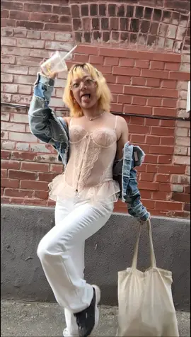 ngl I'm loving these #capcut auto edits xD. they're so corny and fun. reminds me of innocent days. #vintagefashion #vintage #fashiontiktok #blonde #OOTD #fashion #corset #outfitideas #outfit 