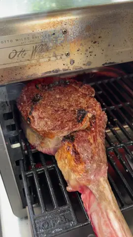 🇺🇸🥩 Lecker US Tomahawk Steak von @kreutzers.eu 😍🔥 Zubereitet im O.F.B. von @Otto Wilde Grillers 🔥 ••• [Werbung] #steak #ofb 