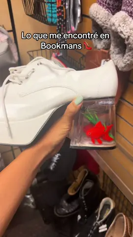 Descubrimiento en Bookmans 👠 #foryoupage #fashion #funny 