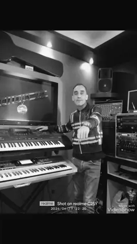 #VideoShow #cheb_yacine_le_roi  #jijel #algerian #followforfollowback #marocaine #kabyle #musically #tunisie #india #instagram #tiktokalgeria #الهند_القديم   الشيرا لي تعييني ننساها خيرلي 