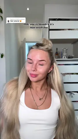 Replying to @ell_23281 my go to for when my hair needs a wash! So easy to hide my weft from @imsoprettyofficial ✨ use code LEILA10 on everything!!🤍 if youre blonde @Color Wow UK dream cocktail is AMAZING🫶🏼 #hair #hairtutorial #halfupbun #slickbun #hairextensions #hairextensionshairstyle 
