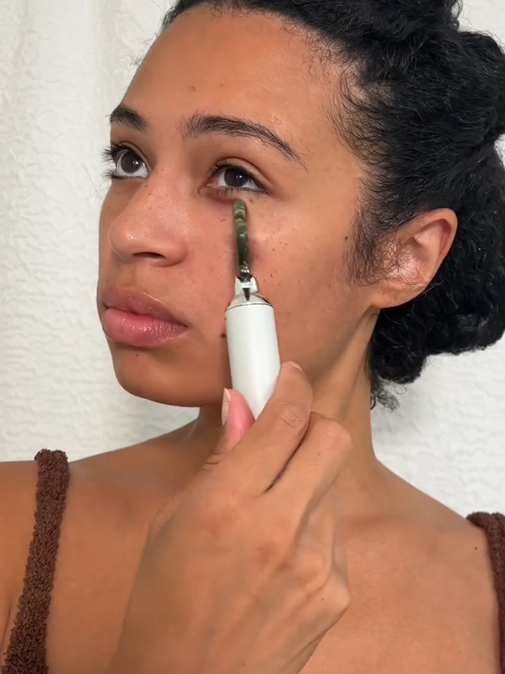 @sknbyconair is great for improving skin circulation, de-puffing, and rejuvenating skin. Find @walmart  Shop Here - https://www.walmart.com/ip/skn-by-conair-Jade-Vibe-Roller-Kit-with-Attachments-FR02/780354992?from=/search #skincare #skincareroutine #sknbyconair #conair #guashua #walmartfinds #repost  @annalisewalksler