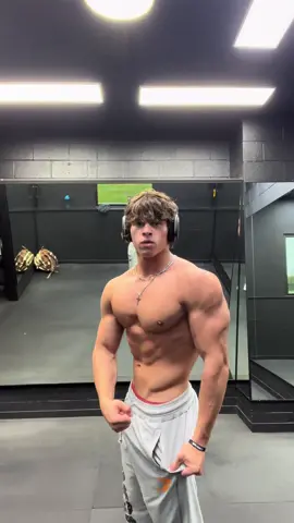 Abs vanishing but gaining some solid tissue 