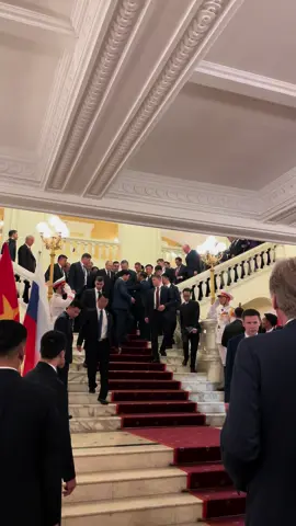 Chủ Tịch Nước CHXHCN Việt Nam TÔ LÂM chào mừng Tổng Thống Liên Bang Nga VLADIMIR VLADIMIROVICH PUTIN thăm cấp nhà nước tới Việt Nam 🇻🇳🇷🇺.