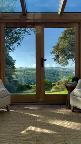 صباح الخير من #إنجلترا 🏴󠁧󠁢󠁥󠁮󠁧󠁿🌳 🎥: cobblestones_and_wells #beautiful #cottagegarden #countryhomes #countrylife #countryliving #englishcountryhome #englishcountryliving #englishgarden #englishgardenstyle #garden #gardendesign #gardening #gardeninspiration #gardenlove #gardenview #homeandgarden #instagarden #instagood #landscape #landscapedesign #Love #nature #ourgarden #scenery #spring #su 