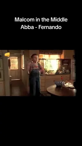 🎶 ¡Revive la magia de “Malcolm in the Middle” con Dewey bailando “Fernando” de ABBA! 🌟✨ Este momento épico muestra a Dewey soltándose por completo en una de las escenas más divertidas de la serie. 🎤🕺 ¿Quién más no puede evitar sonreír con esta mezcla de inocencia y alegría pura? ¡Comparte si esta escena también te trae nostalgia y felicidad! #MalcolmInTheMiddle #DeweyDancing #ABBA #TikTokMoments #RetroVibes #FeelGoodScene #comedygold 
