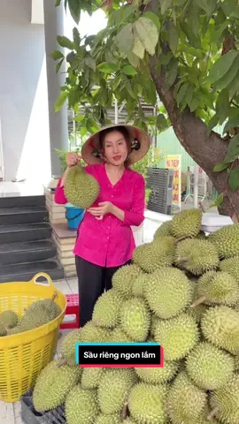 Phần212 sầu riêng bao nhiêu 1kg vậy cô #giaitritiktok #haihuocvuinhon #cute #xuhuong #camly1984 