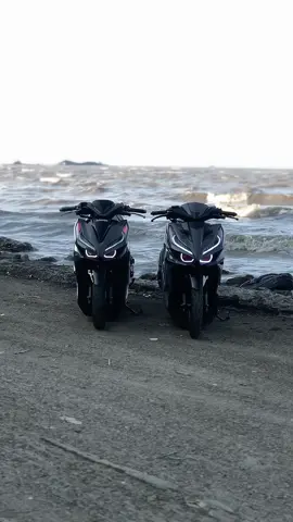duo brondongnya aa 😋🤙🤙 #abubu #fyp #foryou #4u #ogahjinjit #duo #vario #vario125 #cirebonpride🏴‍☠️ 