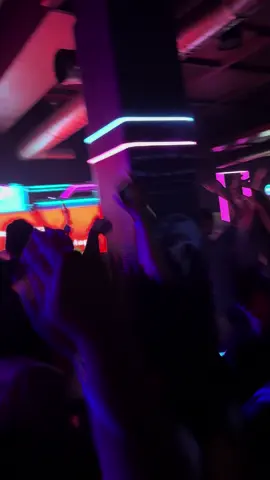 Grind Boys - Kamu nggak sendirian weee 🫰🥳🔥 #grindboys #helen #helensnightmart #party #JelajahJakarta #fyp #partyjkt #viral #viraltiktok #tipex #kamunggaksendirian 