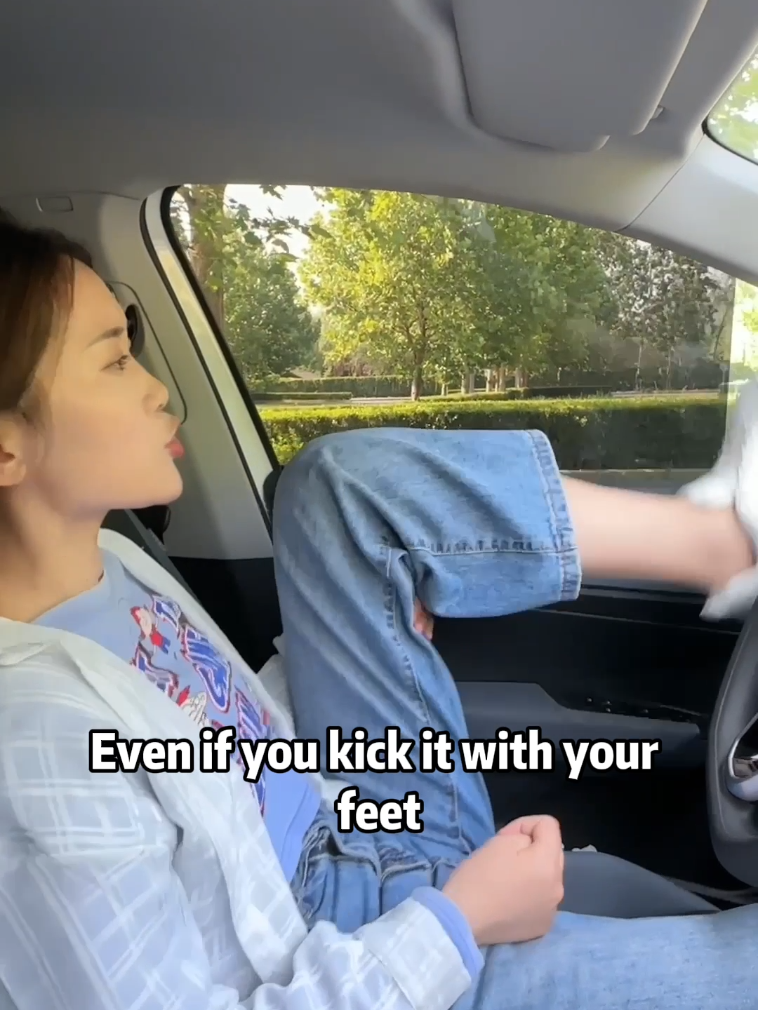 The car fell into the water, how to save yourself!#driving #skills #tips #knowledge #fpy