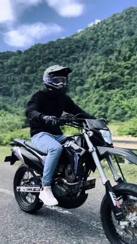 Jangan hujat saya#supermoto #supermotoindonesia #crf150supermoto #crf150l #supermotoganteng 