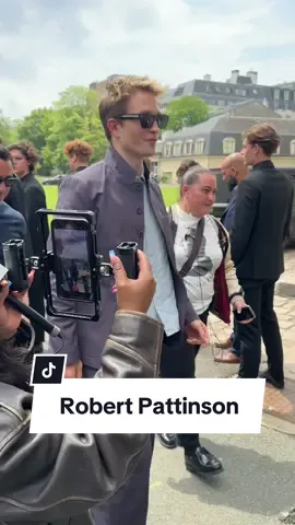 #RobertPattinson at the @Dior Menswear Spring/Summer 2025 show in #Paris. #voguegermany #robertpattinsonedit #robertpattinsontiktok #robertpattinsonedits #robertpattinsonfan #dior #pfw 