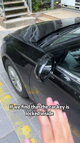 The car key is locked in the car, how to open the door?#car