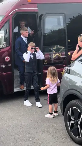 Making an entrance #prom #prom2024 #BestFriends #year6prom #partybus #goodtime #leaversprom #livingtheirbestlife 