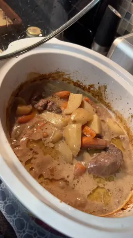 #creatorsearchinsights #crockpotmeals #easymeal #roast 