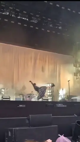 A compilation of @yungblud falling on the pinkpop stage with funny sound effects. Stage 1, yungblud 0😂 @yungbludarmy #falling #stage #yungblud #bhc #yungbludarmy #pinkpop 