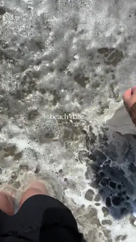 Beach date con mi noviecita<3!! fue el dia perfecto para irnos a tirar a la arena y disfrutar de la playaaaa aaa amo el veranooo TT ; #fyp #fypシ #foryou #aesthetic #fypシ゚viral #fashion #girlfriend #Vlog #date #coquette #wlw #Summer 