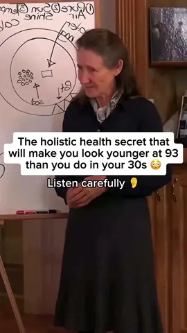 The holistic health secret that will make you look younger at any age! 😳 #holistichealth #shilajit #naturalremedy #barbaraoneill #holistichealing #wellness #health 