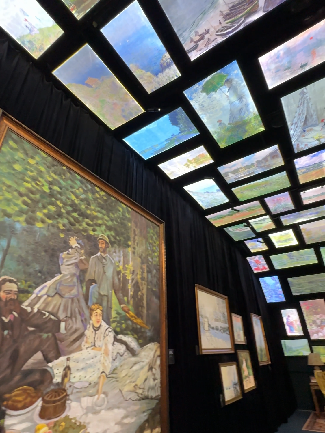 Những thước phim lãng mạn trong ngày hè về cùng triển lãm Van Gogh & Monet Art Lighting Experience #trienlammonet #trienlamvangogh #Gigamall