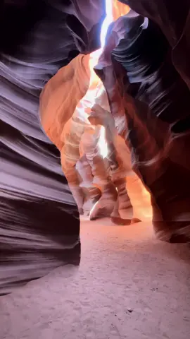 🇺🇸🇺🇸 Antelope Canyon Arizona, USA 🇺🇸🇺🇸  #fyp #foryou #fyppppppppppppppppppppppp #naturephotography #nature #travelphotography #traveltheworld #goodvibes #travelling #travelblogger #view #mosque #amazing #dronephotography #caption #tiktok #tiktokviral #tiktokvideo #usa #usa🇺🇸 #arizona 