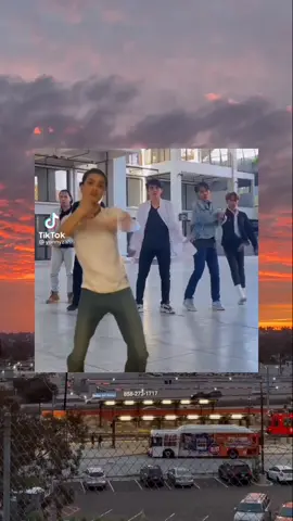joget dulu bos @KingYonnyz #kingyonnyz #fyp #tiktok #tiktokmalaysia #jogetdulu #yonnyzahri #kingshahx #amirulmukminin 