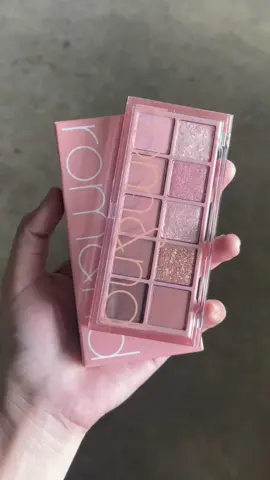 Rom&nd Better Than Pallete 🌷🧸🍓• 15$ Discount To 13.50$ • 03 Rosebud Garden • Original Products From Korea 🇰🇷#cambodia🇰🇭 #beeskinandbeauty  #romand #romandbetterthanpalette #03rossbudgarden #01pampasgarden 