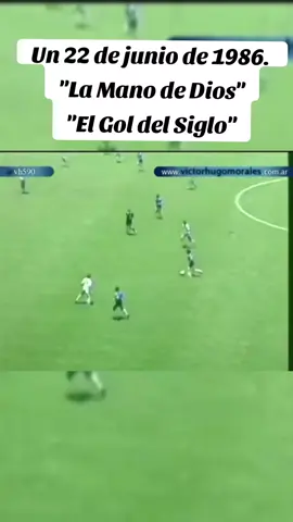 Un día como hoy, Diego Armando MARADONA realizaba una de las mejores actuaciones individuales de la Copa del Mundo. Le anotaría dos goles a Inglaterra uno bautizado como 