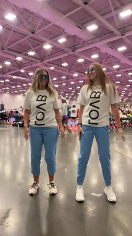 Coaches be vibin 😝🥰 #iowaimpact #iowaimpactvolleyball #usav #usavolleyball #gjnc #gjncnationals #gjncnationals2024 #nationals #volleybal #volleyballnationals #nationals2024@Jordynn99 