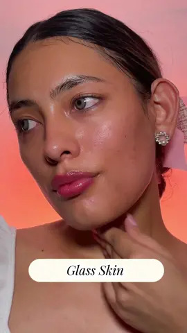 Glass Skin es posible!!  — Estoy amando esta Rutina de tres pasos la hago todas las noches ya quiero ver los cambios en un mes!  —- I'm loving this three-step routine, I do it every night and I want to see the changes in a month!! @mixsoon_official  #pieldecristal #glassskin #glassskinroutine #glassskincare #glassskintips 
