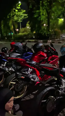 #CapCut #nightride #cbr #cbrbanjarmasin #rolingcity #hondacbr #hondacomunity #kopdar #cbrlokal #cbr150 #fyp #cbr250rr 