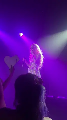 Peachs reaction to the fan project for heavy duriing toronto night 2 💓🧚🏻‍♀️✨ @Peach PRC #peachprc 