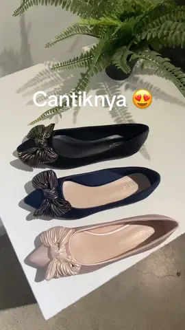 Flatshoes cantik aumy dari urban&co 😍 😍 #flatshoes #flatshoescantik #flatshoescewek #flatshoesviraltiktok #urbanco #original #sale #gratisongkir #fyp #fypシ゚viral #fypage 