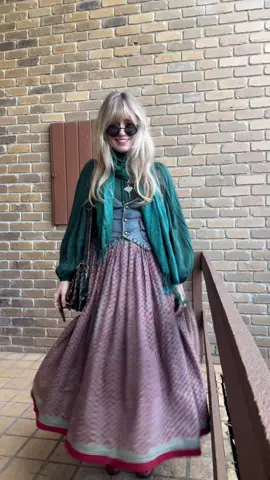 Twirling in my new vintage indian skirt🫶🏻 #vintageoutfit #vintagestyle #fitcheck #thrifted #fyp #vintageootd #70sfashion #fashioninspo #1970s #vintagefashion #60s #70saesthetic #70s #vintagevibes #daisyjonesandthesix #60sfashion #pennylane #stevienicks #whimsigothic #90saesthetic #hippiestyle #rockstargf #pinterestoutfit