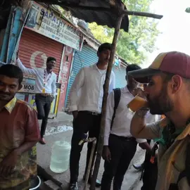 Honest Indian Tea Seller Gets A Reward 🇮🇳 #tiktokindia_ #travel #reward #travelblogger #india