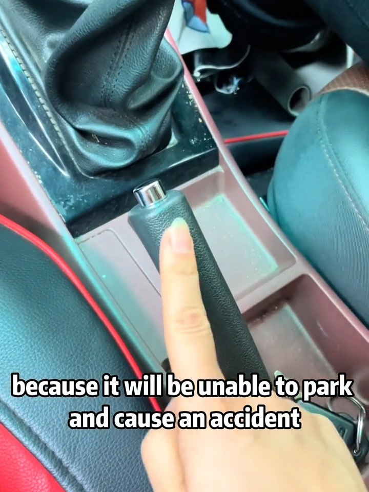 Novice drivers always fail to use the handbrake correctly #driving#automobile#cartok