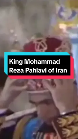 Mohammad Reza Pahlavi, juga dikenal sebagai Mohammad Reza Shah, adalah Syah Iran dari 16 September 1941 hingga digulingkan dalam Revolusi Iran pada 11 Februari 1979. Ia merupakan raja kedua dari Dinasti Pahlavi dan syah terakhir dari monarki Iran. #fypシ゚viral #fypage #fyp #xybca #foryou #history #historia #lewatberanda #masukberandafyp #lewatberandafyp #monarchy #monark #monarch #iran #iran🇮🇷 #mohammadrezapahlavi #king #revolution 