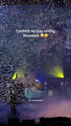 240622 • Sudden Shower performance na naging finding Byeon Woo Seok in the sudden shower of confetti 😭🤣  #byeonwooseok #BYEONWOOSEOKinMANILA #SummerLetterInManila #lovelyrunner #변우석 #ryusunjae #kdramafyp #lovelyrunnerkdrama #koreandrama #byeonwooseokfanmeeting #byeonwooseokedit #hallyustar 