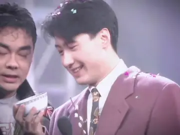 Lê Minh ở tuổi 24 🩷 Những video mờ ảo của thời đại trước thế này lại khiến mình cứ muốn xem mãi, cảm giác vừa hoài niệm vừa nuối tiếc một thời đã qua ⁠♡ #leminh #lêminh #黎明 #leonlai #hongkong90s #tudaithienvuong #tvb #xuhuong #fyp 