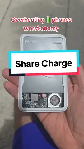 Charge your phone and stay cool this summer #shargebattery #magsafecharger #magsafebattery #overheating #fy #phonecharger 
