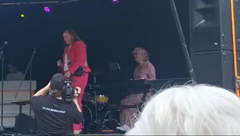 ik heb gezongen in deurne  en het nummer waterdicht #hannahmae 