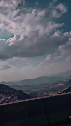 طائف کی پہاڑیاں 🌫⛈️⛅️🌩🙃😉🇸🇦🇸🇦 #fypシ゚viral #song #views #tiktok #mountain #saudiarabia 