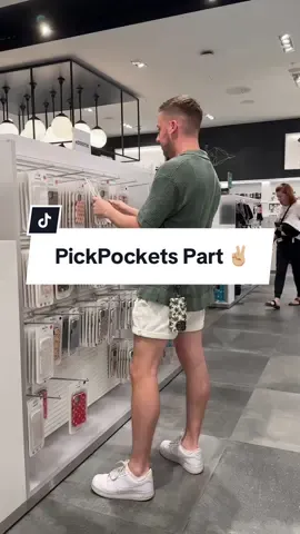 #ByePickPockets ❌ Obtiens 20% de rabais sur toutes nos ganses à l’achat d’un étui! 