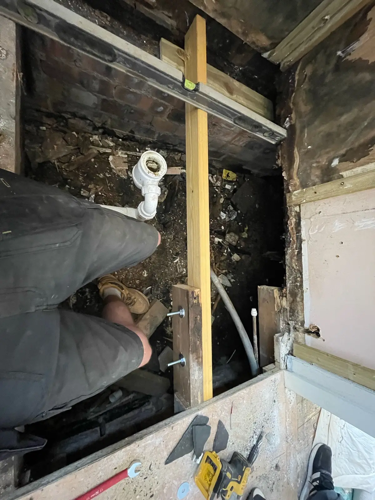 From a while back forgot about this job shower cubicle sunk from leaking service pipe below removed all the rott and install new joists and flooring amd new shower with mixer system instead of a electric shower new wer wall amd screen 👌