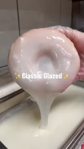 Glazed to perfection ✨ 📍 Daddy Donuts, Sydney NSW #bondi #sydneydonuts #sydneyeats #donuts