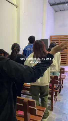 que horrible día, no se a donde ir…. Jesús espera entre hables con el 😿#diostedice #lugarseguro #jesuschrist #espera #fyp #hagamosviralajesus #cristianos #orar 