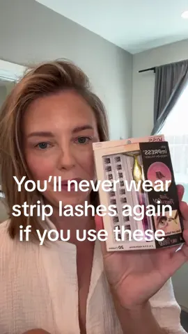 This kit comes with everything you need for lash extensions at home & no messy glue involved!  @kissproducts 